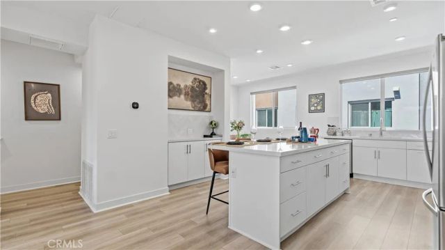 633 S Lyon St, Santa Ana, CA 92705