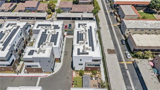 633 S Lyon St, Santa Ana, CA 92705