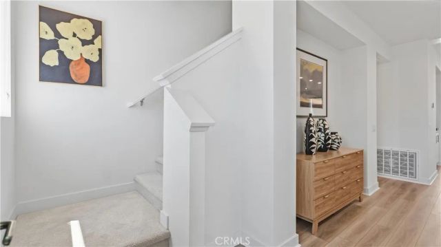 633 S Lyon St, Santa Ana, CA 92705