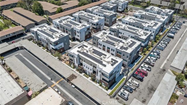 633 S Lyon St, Santa Ana, CA 92705