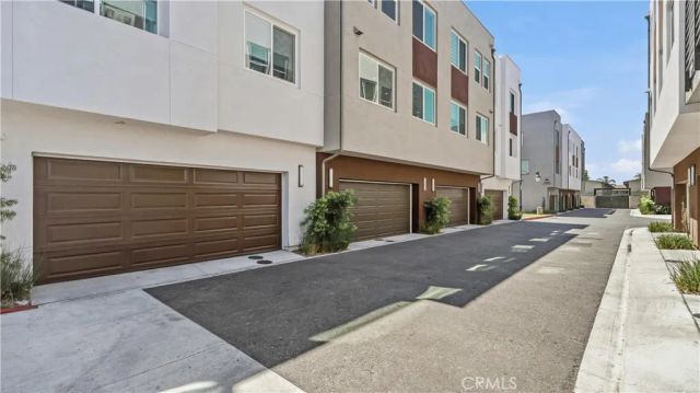 633 S Lyon St, Santa Ana, CA 92705