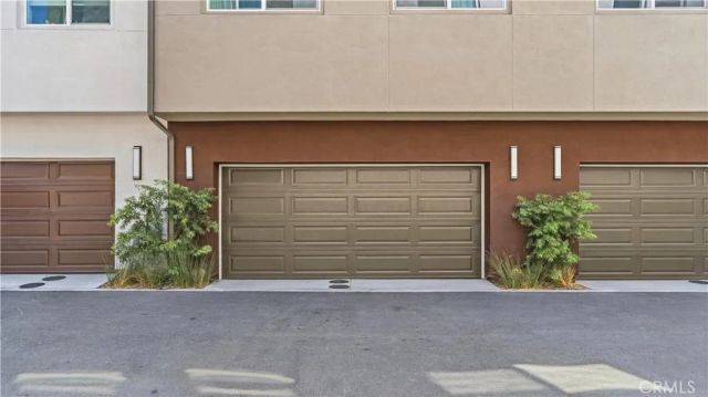 633 S Lyon St, Santa Ana, CA 92705