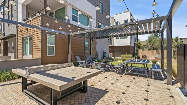 633 S Lyon St, Santa Ana, CA 92705