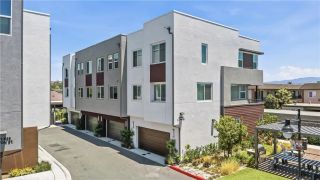633 S Lyon St, Santa Ana, CA 92705