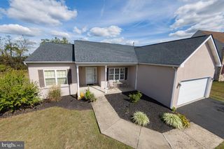 305 SUMMER HILL DR, Gilbertsville, PA 19525