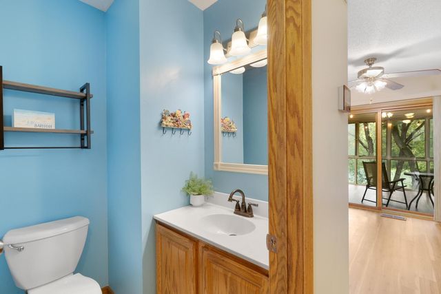 1001 Forest Glen Court, Burnsville, MN 55337