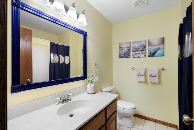 1001 Forest Glen Court, Burnsville, MN 55337