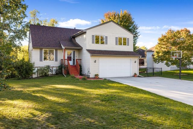 1001 Forest Glen Court, Burnsville, MN 55337