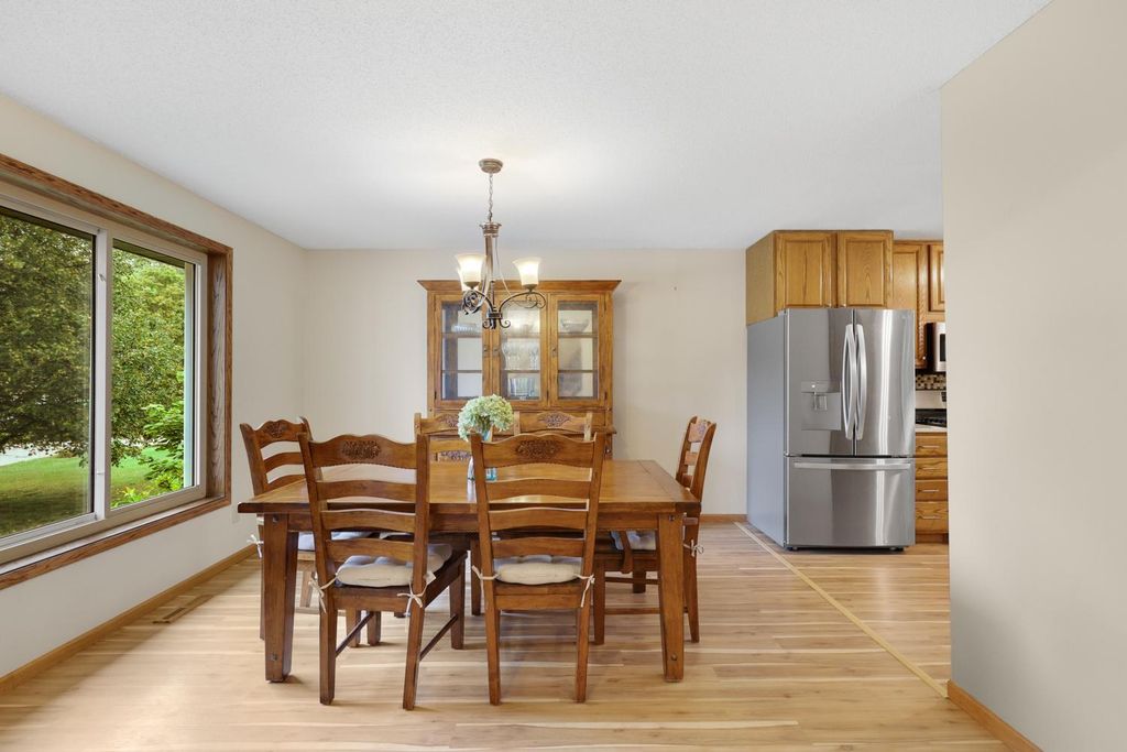 1001 Forest Glen Court, Burnsville, MN 55337 — photo 4