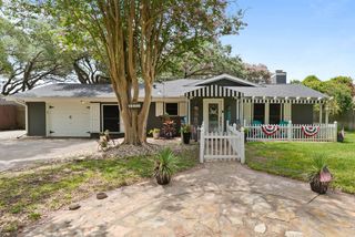 1105 S Paisano St, Rockport, TX 78382