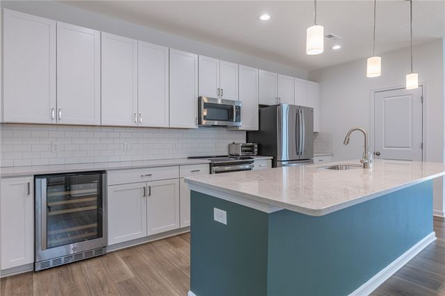 5039 Pepperwell Circle, Sugarcreek Twp, OH 45440