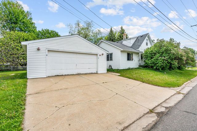 2445 16th Avenue E, North Saint Paul, MN 55109