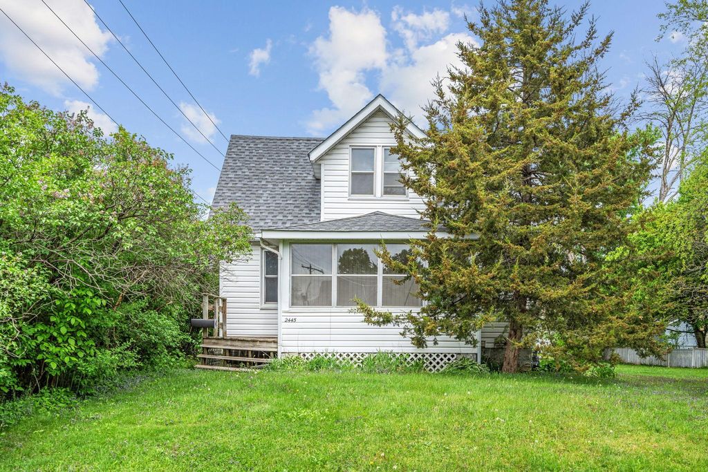 2445 16th Avenue E, North Saint Paul, MN 55109