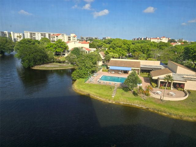 2334 S Cypress Bend Dr 608, Pompano Beach, FL 33069
