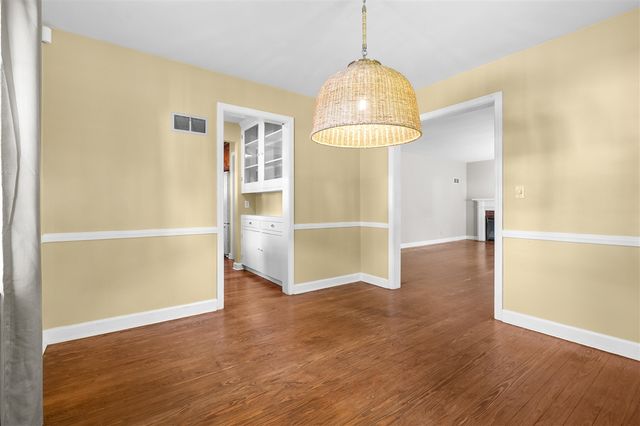 1307 Lakeway Avenue, Kalamazoo, MI 49001