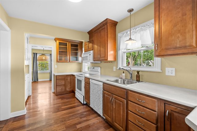 1307 Lakeway Avenue, Kalamazoo, MI 49001