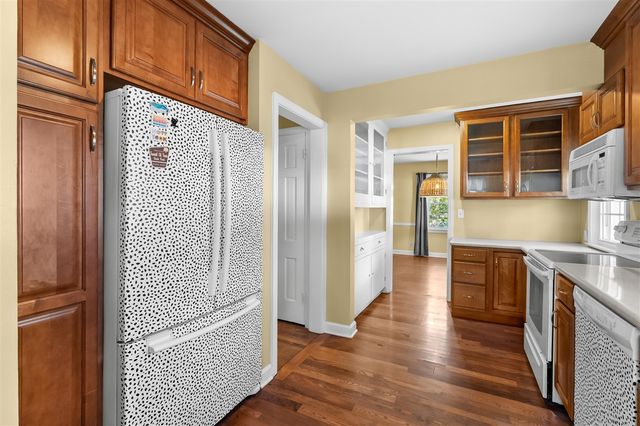 1307 Lakeway Avenue, Kalamazoo, MI 49001
