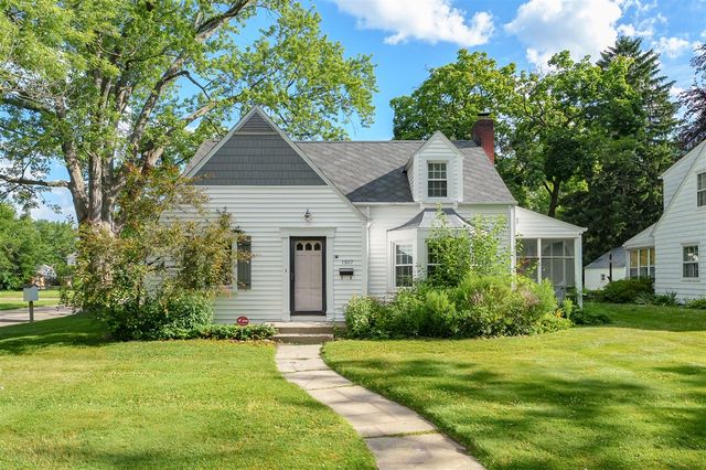 1307 Lakeway Avenue, Kalamazoo, MI 49001