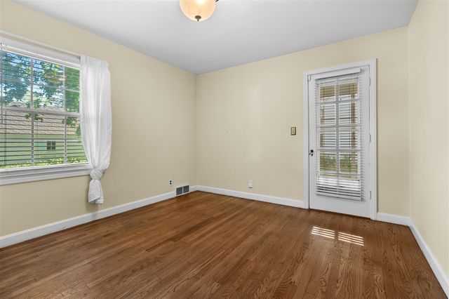 1307 Lakeway Avenue, Kalamazoo, MI 49001