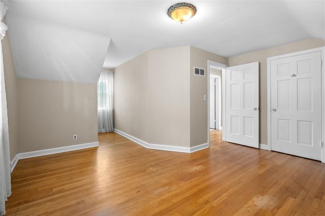 1307 Lakeway Avenue, Kalamazoo, MI 49001