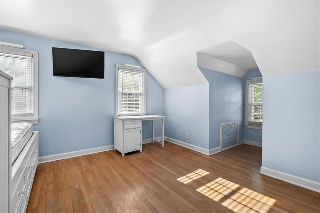 1307 Lakeway Avenue, Kalamazoo, MI 49001
