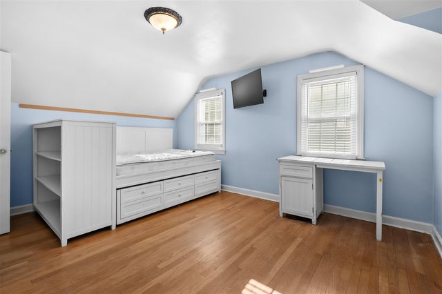 1307 Lakeway Avenue, Kalamazoo, MI 49001