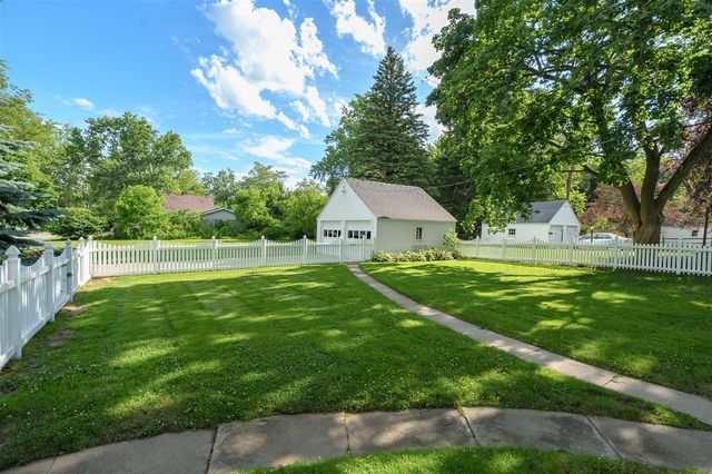 1307 Lakeway Avenue, Kalamazoo, MI 49001