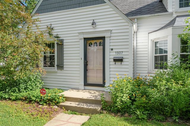 1307 Lakeway Avenue, Kalamazoo, MI 49001
