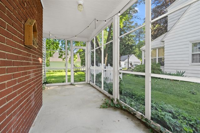 1307 Lakeway Avenue, Kalamazoo, MI 49001