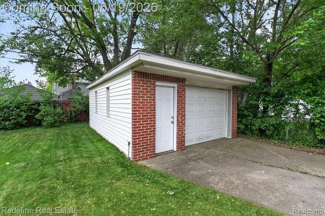 2432 Dallas Avenue, Royal Oak, MI 48067