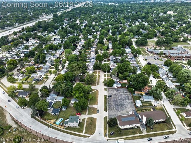 2432 Dallas Avenue, Royal Oak, MI 48067