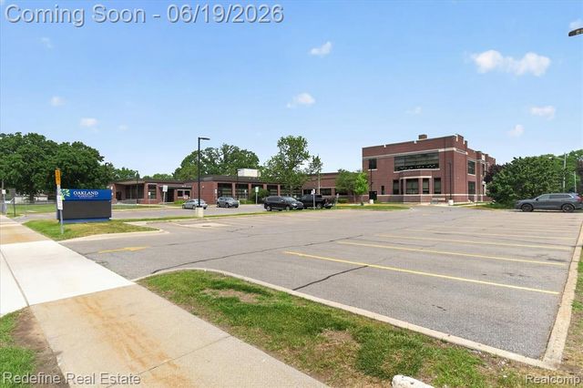 2432 Dallas Avenue, Royal Oak, MI 48067