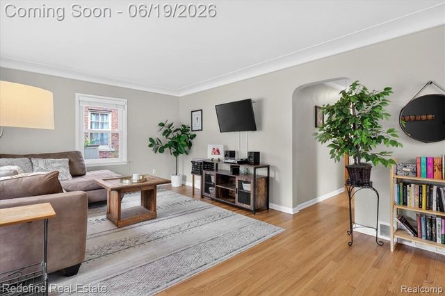 2432 Dallas Avenue, Royal Oak, MI 48067