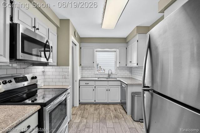 2432 Dallas Avenue, Royal Oak, MI 48067