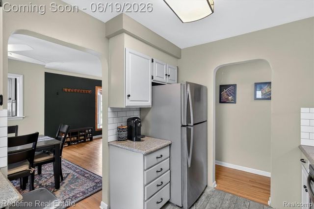 2432 Dallas Avenue, Royal Oak, MI 48067
