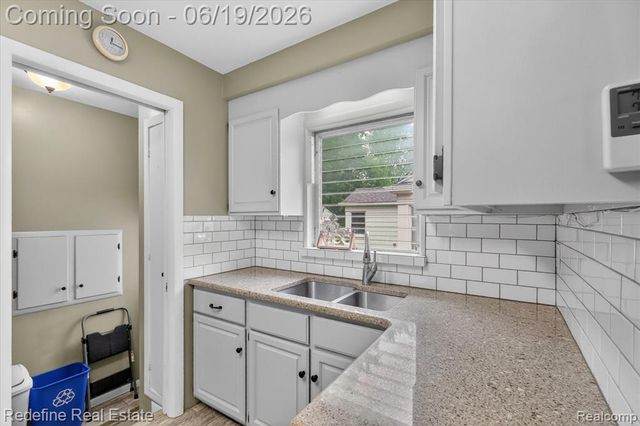 2432 Dallas Avenue, Royal Oak, MI 48067