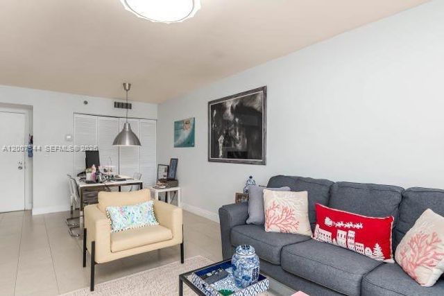 770 Claughton Island Dr 1905, Miami, FL 33131