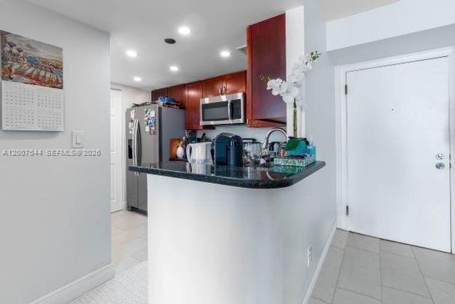 770 Claughton Island Dr 1905, Miami, FL 33131