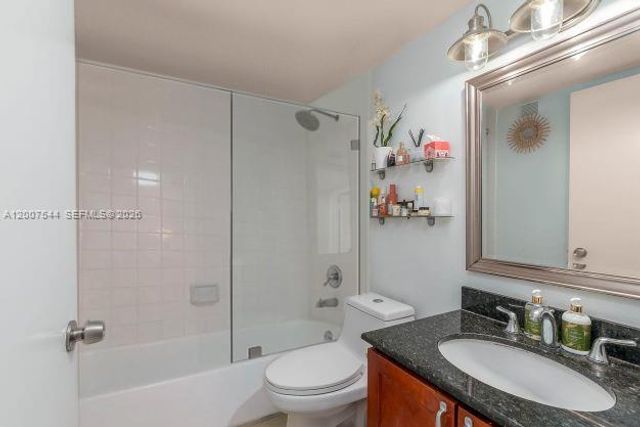 770 Claughton Island Dr 1905, Miami, FL 33131