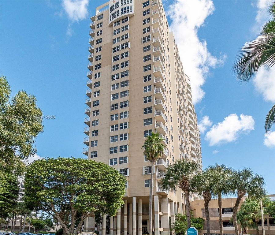 770 Claughton Island Dr 1905, Miami, FL 33131