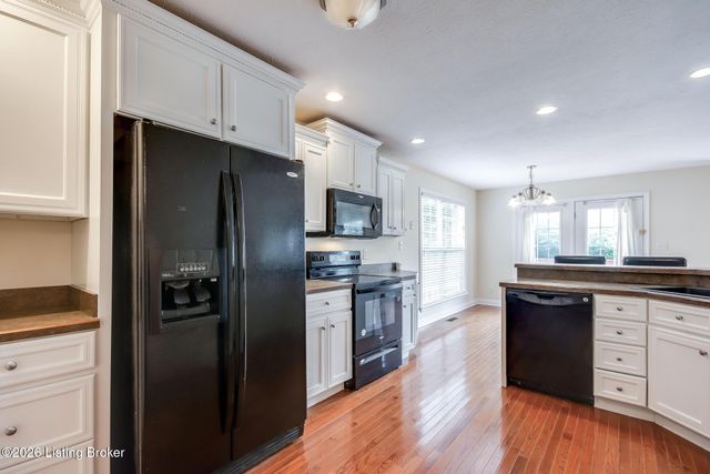 184 Grand Oak Blvd, Shepherdsville, KY 40165