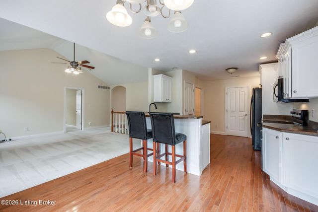 184 Grand Oak Blvd, Shepherdsville, KY 40165