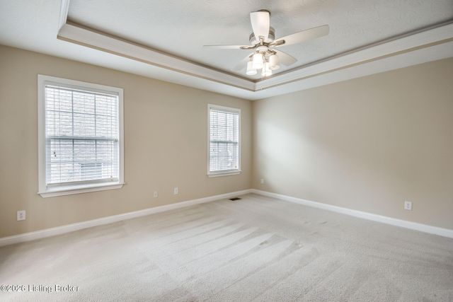 184 Grand Oak Blvd, Shepherdsville, KY 40165