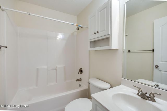 184 Grand Oak Blvd, Shepherdsville, KY 40165