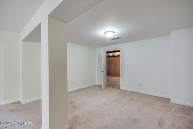 184 Grand Oak Blvd, Shepherdsville, KY 40165