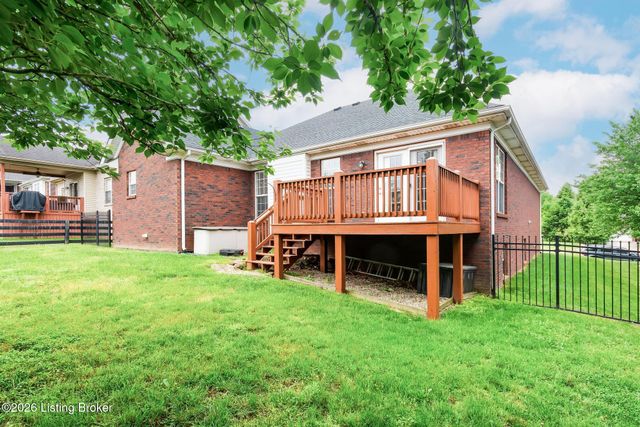 184 Grand Oak Blvd, Shepherdsville, KY 40165