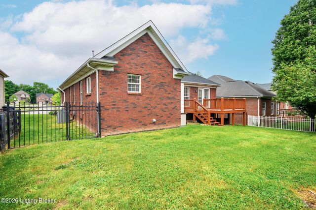 184 Grand Oak Blvd, Shepherdsville, KY 40165