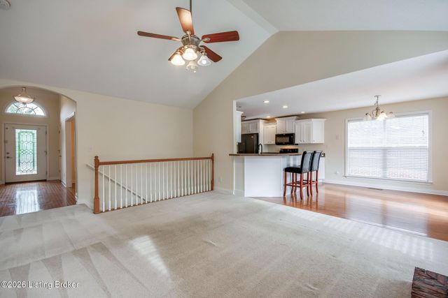 184 Grand Oak Blvd, Shepherdsville, KY 40165