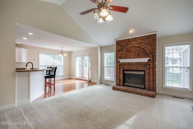 184 Grand Oak Blvd, Shepherdsville, KY 40165