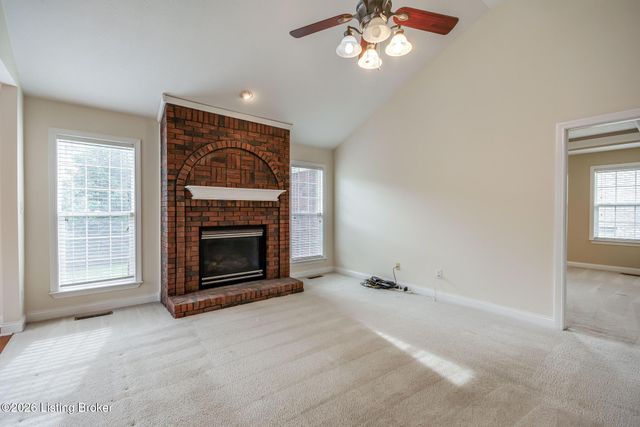 184 Grand Oak Blvd, Shepherdsville, KY 40165